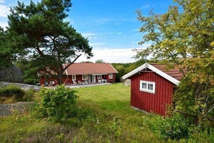 Se09133 in Hälleviksstrand, Orust