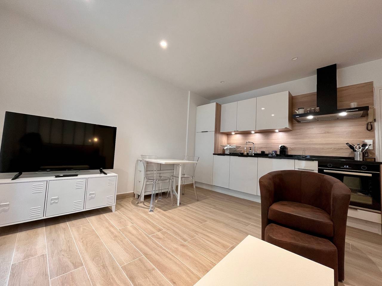 Apartamento entero, En el corazón de Saint-Jean-de-Luz: acogedor apartamento con Wifi y playa cercana in San Juan de Luz, Region de Bayona