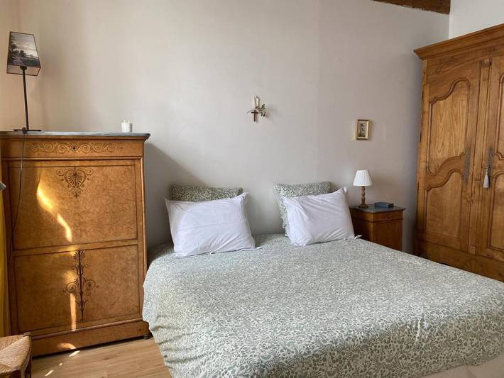 Location de vacances pour 2 personnes, avec terrasse ainsi que vue et jardin à Gerzat - 4