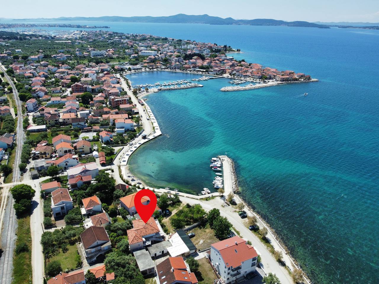 Ganze Wohnung, 2-Zimmer-Ferienwohnung am Strand Bibinje, Zadar A-5865-b in Bibinje, Zadar