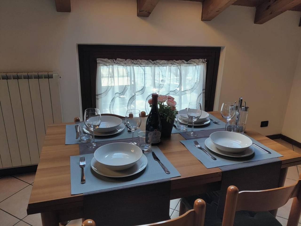 Apartamento entero, Apartamento 'La Mansarda Sul Lago' con vistas al lago, Wi-Fi y aire acondicionado in Lovere, Lago Iseo