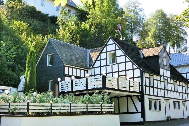 Bauernhof für 20 Personen, mit Terrasse in Schmallenberg