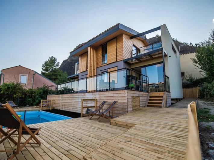 Location de vacances pour 4 personnes, avec terrasse et piscine dans Marcoux - 2