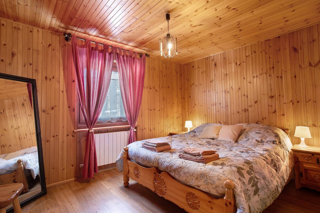 Appartamento intero, Appartamento 'La Maison Du Bonheur Lillaz' con vista sulle montagne, giardino in comune e balcone in Lillaz (Cogne), Cogne