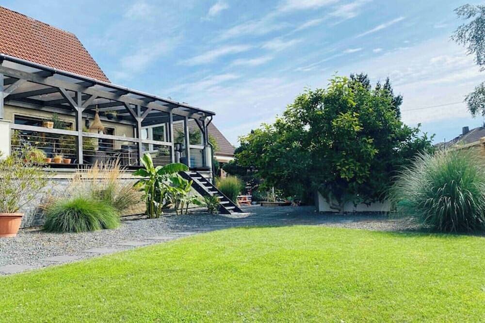 Pool, Sauna, Kamin und Blick ins Grüne in Pratau, Wittenberg