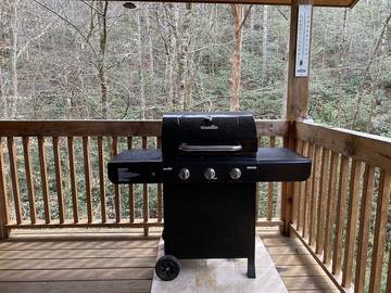 Glamping for 7 Guests in Wears Valley, Great Smoky Mountains National Park, Picture 2