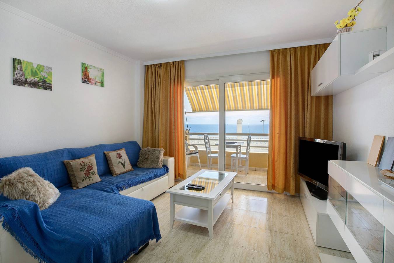 Appartement entier, Vacances 'Ceyla' avec vue sur la mer, terrasse privée et Wi-Fi in Playa de las Américas, Arona