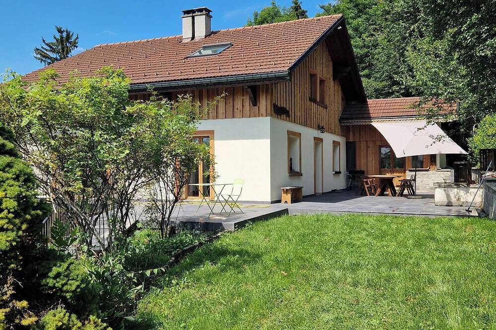 Chalet familial avec vue imprenable sur la vallée in Habère-Lullin, Région de Thonon-les-Bains