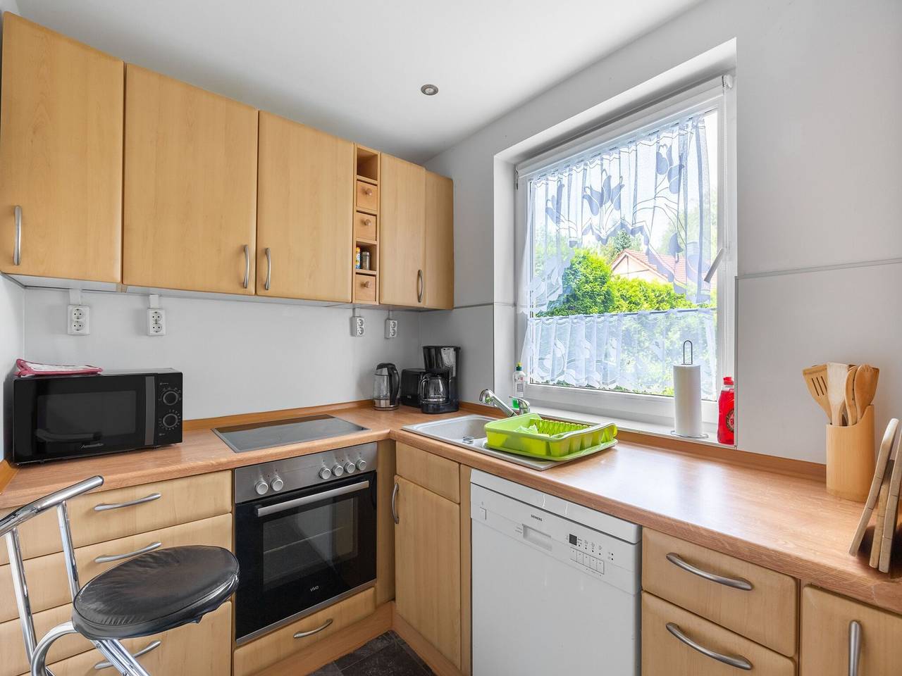 Ganze Wohnung, Apartment in Dresden with terrace and pool in the garden in Freital, Sächsisches Elbland