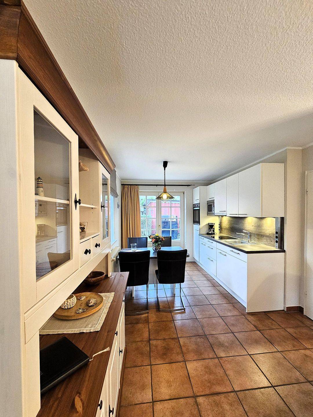 Ganze Wohnung, Ferienwohnung Am Museum 1: Terrasse, Garten, Wlan & Parkplatz inklusive in Alkersum, Föhr