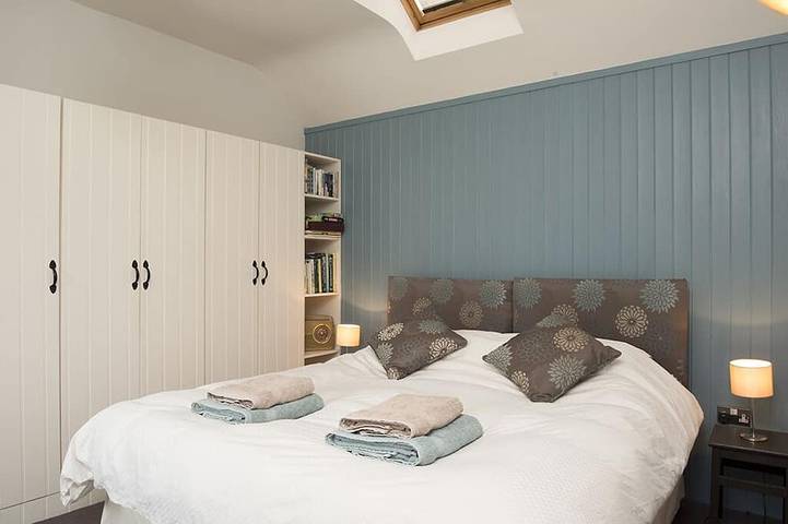 Un refugio de lujo con cocina para dos personas, con piscina cubierta y bañera de hidromasaje. in Sussex Oriental