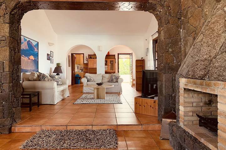 Villa de campagne avec vue sur l'océan avec Wi-Fi. in Mácher, Tías