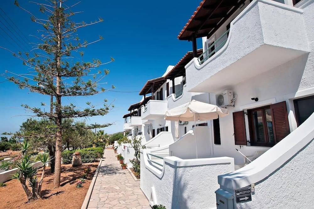 Ganze Wohnung, Apartments with garden view Creta Ierapetra in Ferma, Lasithi