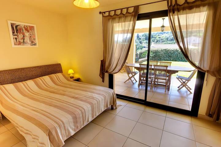 Villa pour 8 personnes, avec jacuzzi ainsi que jardin et terrasse dans Sagone - 2