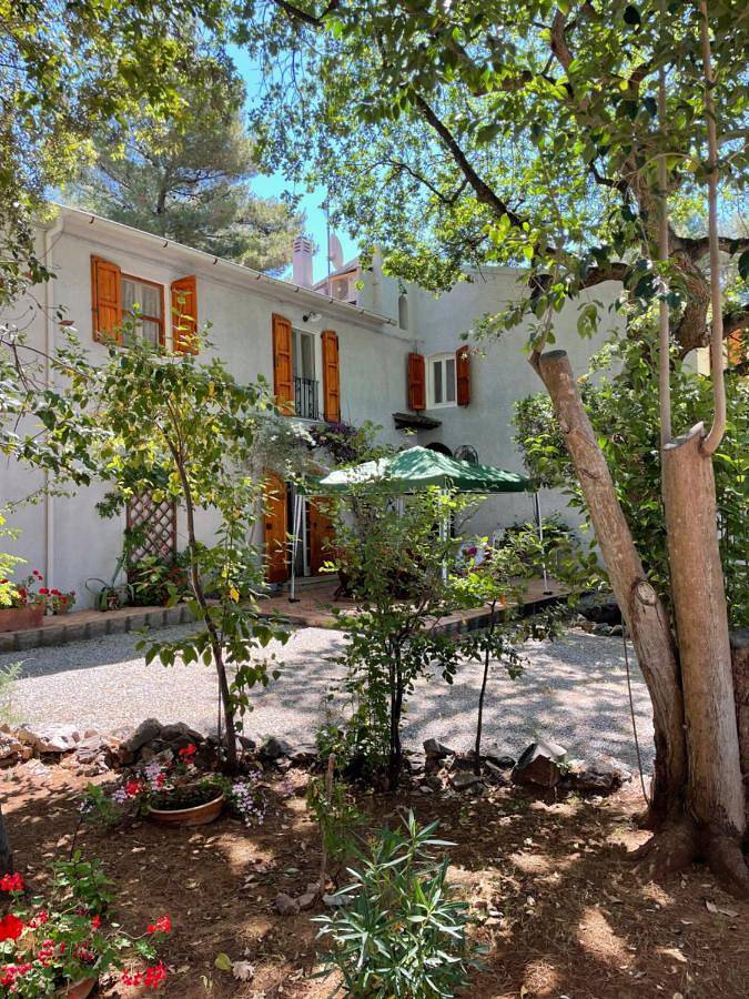 Agriturismo per 3 persone, con giardino e panorama a Campiglia Marittima