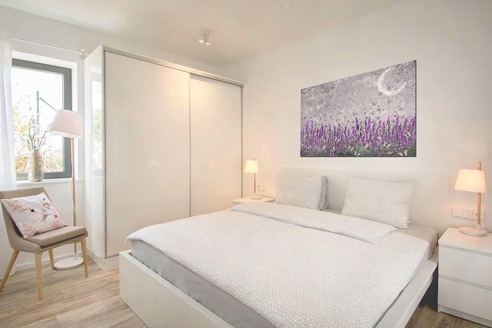 Nuevo: villa de arquitecto con piscina privada y vista al Atlántico sin obstáculos en Puntagorda in El Pueblo, Puntagorda