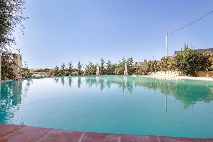 Chalet para 27 personas, con piscina para niños y jardín, Se admiten mascotas en Maresme - 2