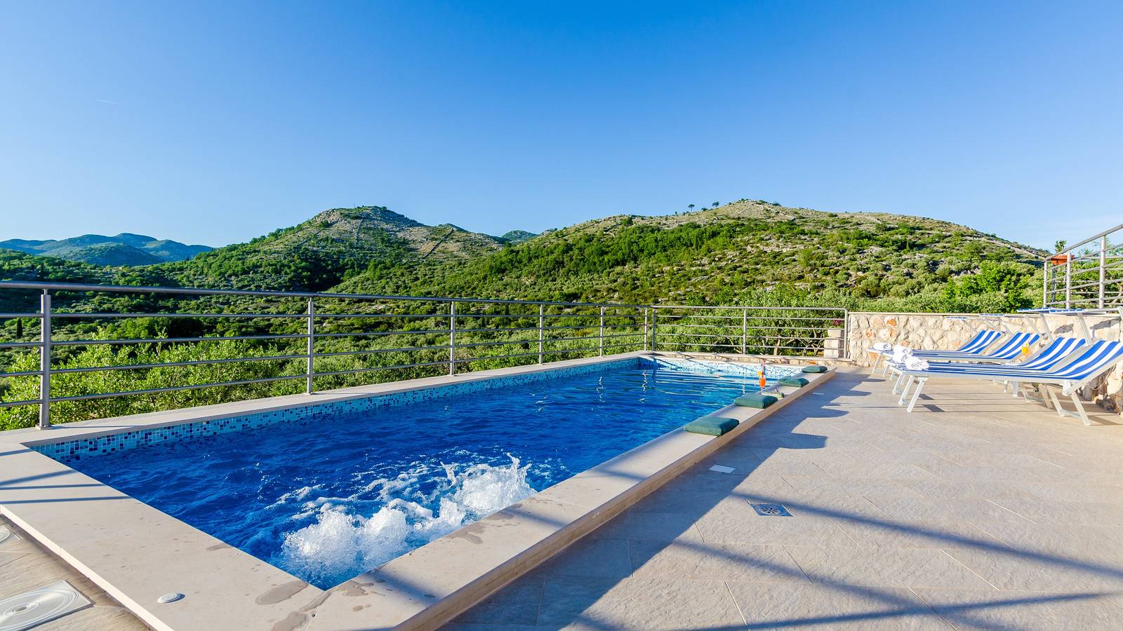 Villa M - Dubrovnik by Villas Guide in Orasac, Grad Dubrovnik