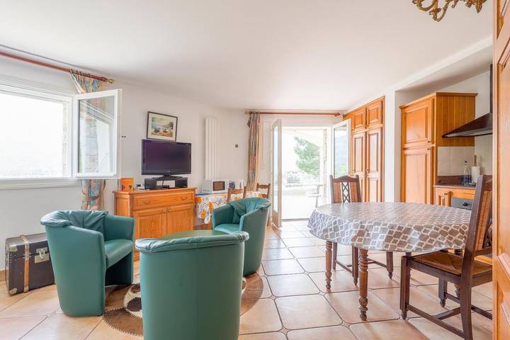 Gîte pour 2 personnes, avec jardin et balcon à Chisa - 2