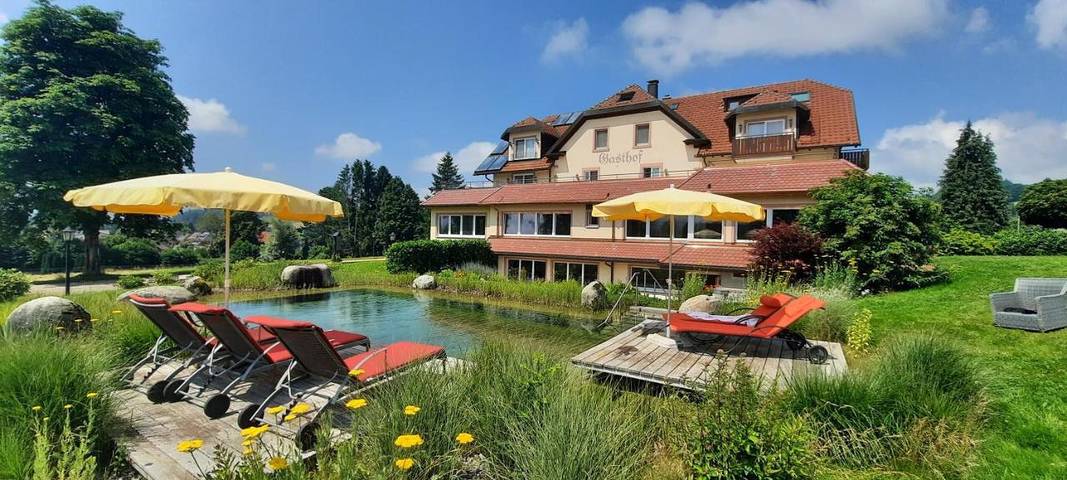 Hôtel pour 2 personnes, avec sauna ainsi que piscine et jardin, adapté aux familles