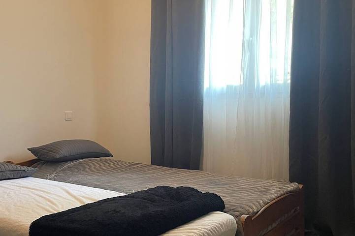 Location de vacances pour 5 personnes, avec jardin ainsi que terrasse et jacuzzi à Montferrat - 4