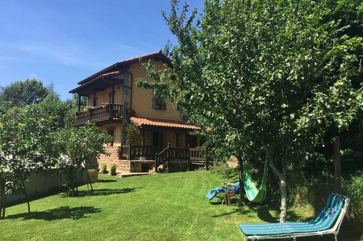 Gîte pour 4 personnes, avec Balcon et Jardin