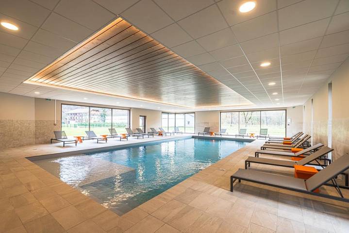 Hôtel pour 4 personnes, avec jardin et sauna ainsi que piscine et terrasse
