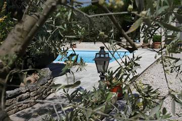Chambre d’hôte pour 2 personnes, avec piscine et jardin à Mollégès