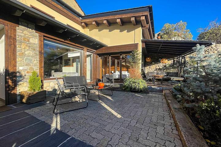 Holiday apartment for 6 people, with garden and balcony - 1