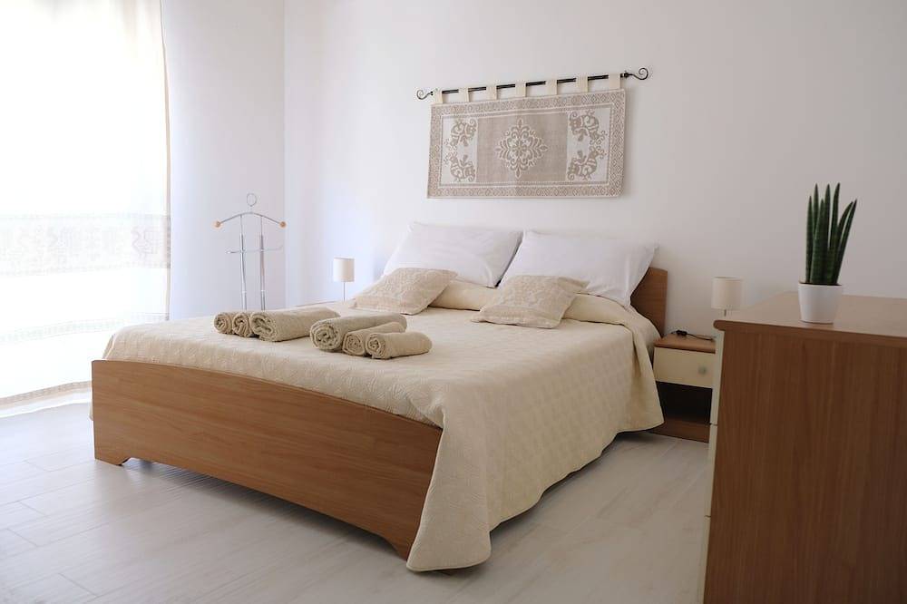 Appartamento intero, 100 metri dal mare, nella zona più bella della città, appartamento con terrazza in Mercede, Alghero