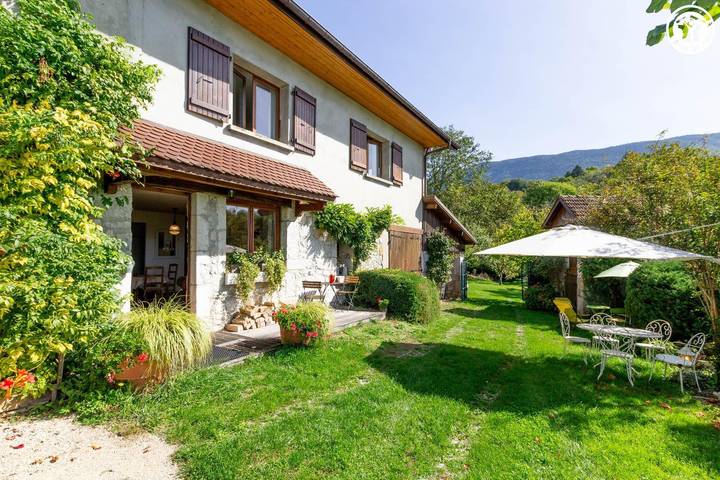 Gîte pour 5 personnes, avec jardin