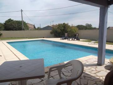Gîte pour 2 personnes, avec jardin et piscine à Bessan