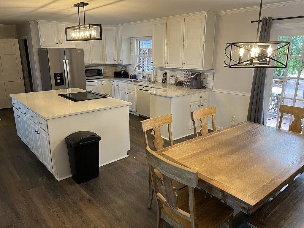 Cheerful 5 bedroom 3.5 bath very spacious home. in Wesley Chapel, Union County (NC)