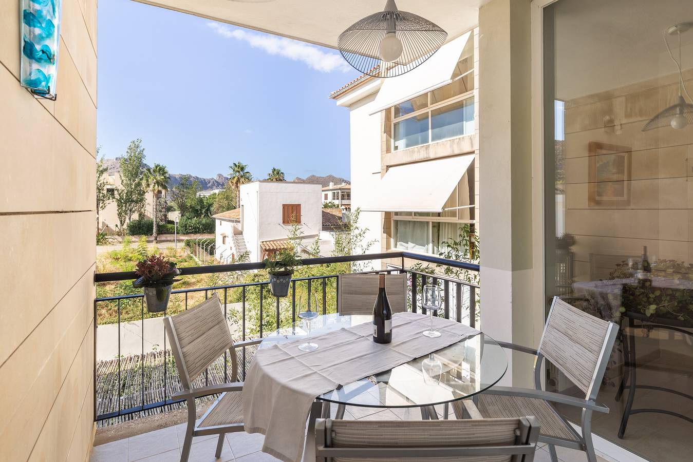 Entire apartment, Holiday Apartment Llenaire cerca playa with Mountain View, Shared Pool & Wi-Fi in Port de Pollença, Pollença