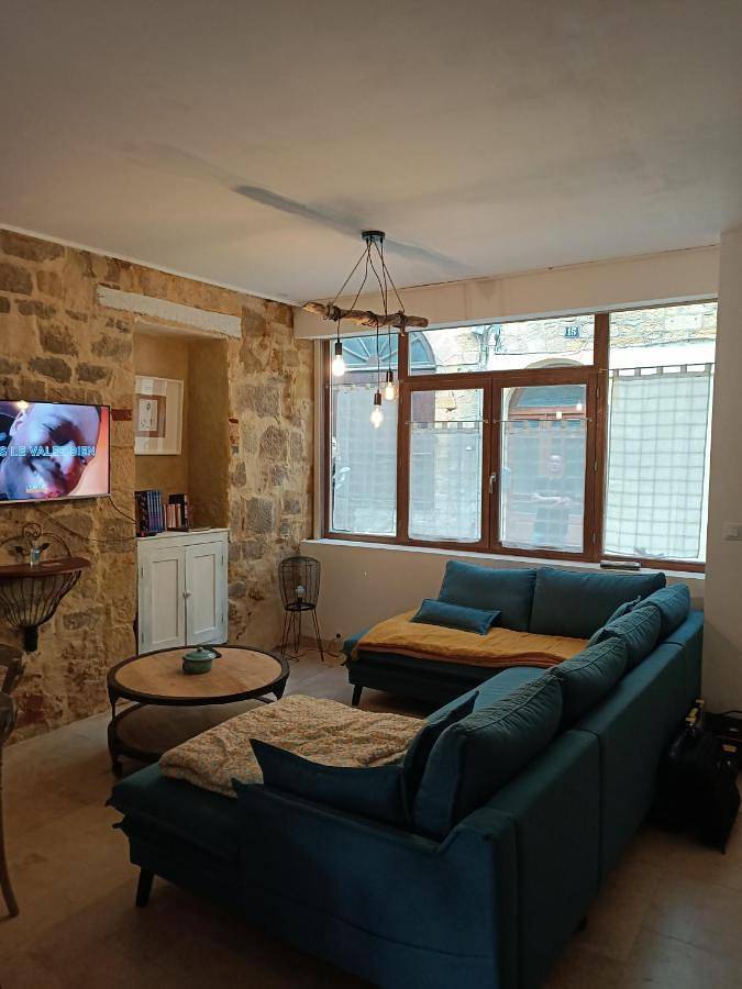 Location de vacances pour 8 personnes, avec jardin et vue, animaux acceptés à Gourdon - 2