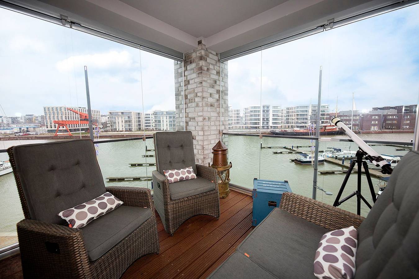 Ganze Wohnung, Ferienwohnung Hafenblick. Elegant und modern, in Bremerhaven-Mitte, Bremerhaven