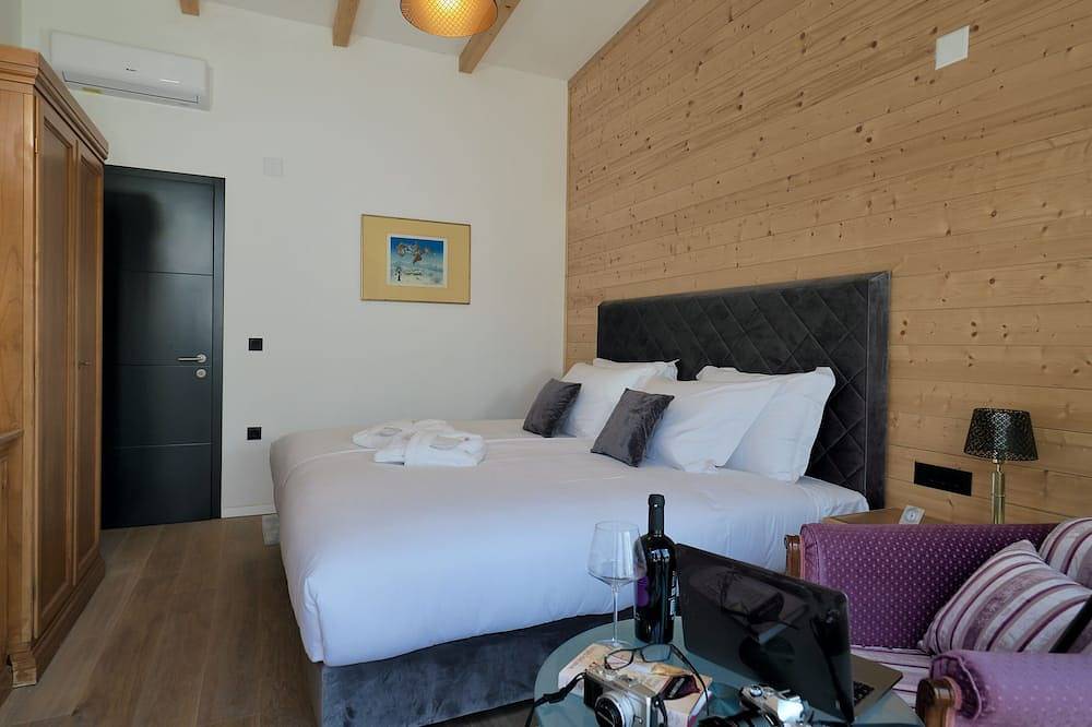 House Momentum - new build 5 star holiday home. in Lovinac, Lika-Senj