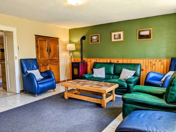 Location de vacances pour 3 personnes, avec terrasse ainsi que piscine et jardin, adapté aux familles à Taintrux - 4