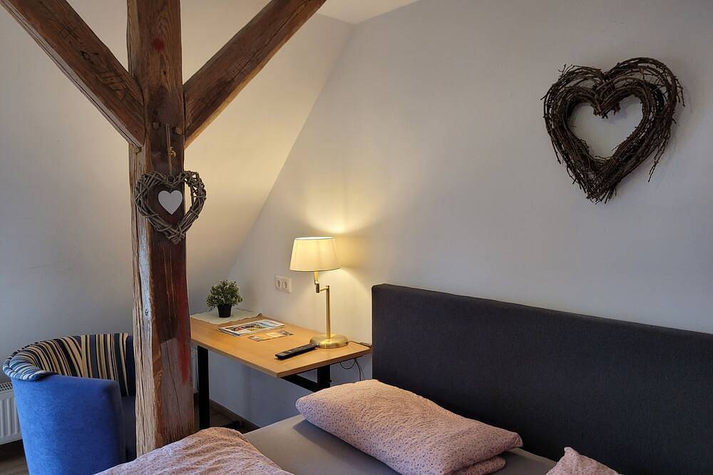 Ganze Wohnung, Ferienzimmer 2 - Rumpelstilz Back- und Brauscheune in Steinhagen, Stralsund Umland
