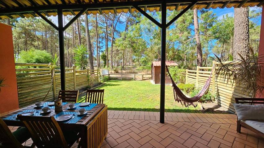 Apartamento de férias para 5 pessoas, com jardim e vista em Aroeira