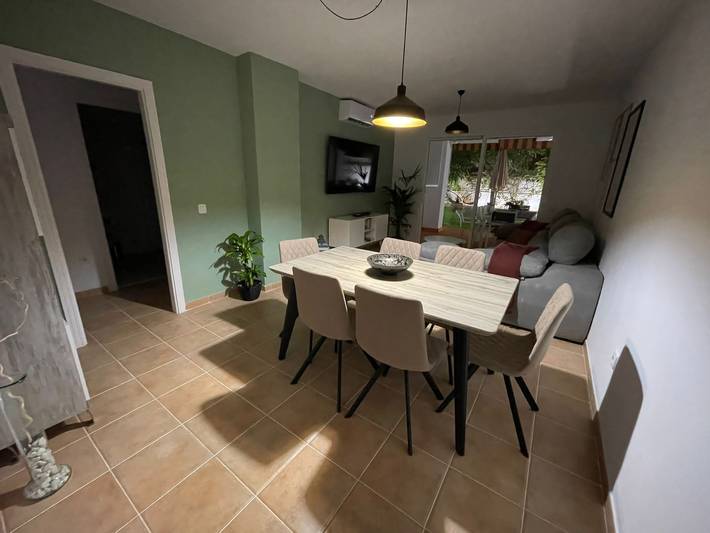 Entire apartment, Vacation Home 'Villa Sauces' with Mountain View, Shared Pool & Wi-Fi in Los Cristianos, Arona