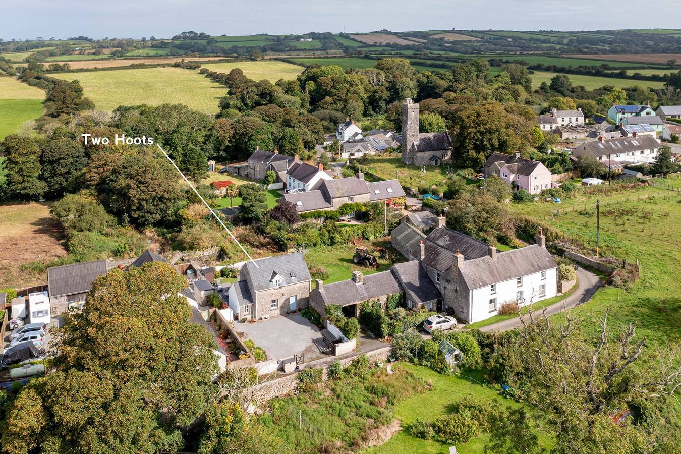 Two Hoots - Peaceful Cottage, Rural views in Pembrokeshire