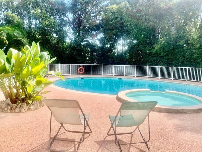 Hôtel pour 2 personnes, avec jardin et piscine, animaux acceptés