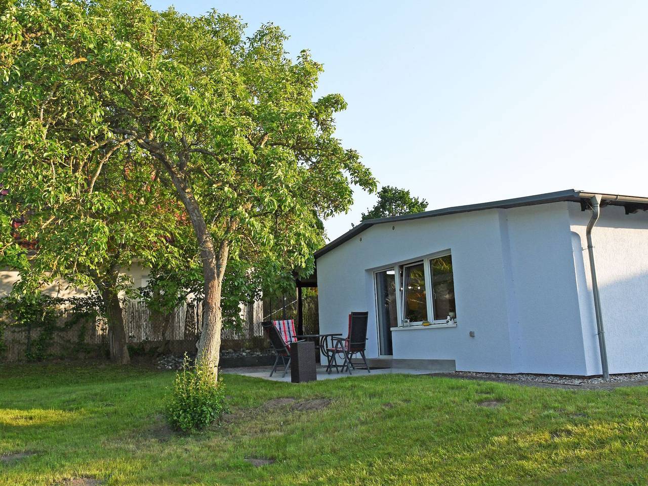 Ganze Ferienwohnung, Ferienbungalow mit großem Garten im Ostseebad Göhren in Göhren, Rügen