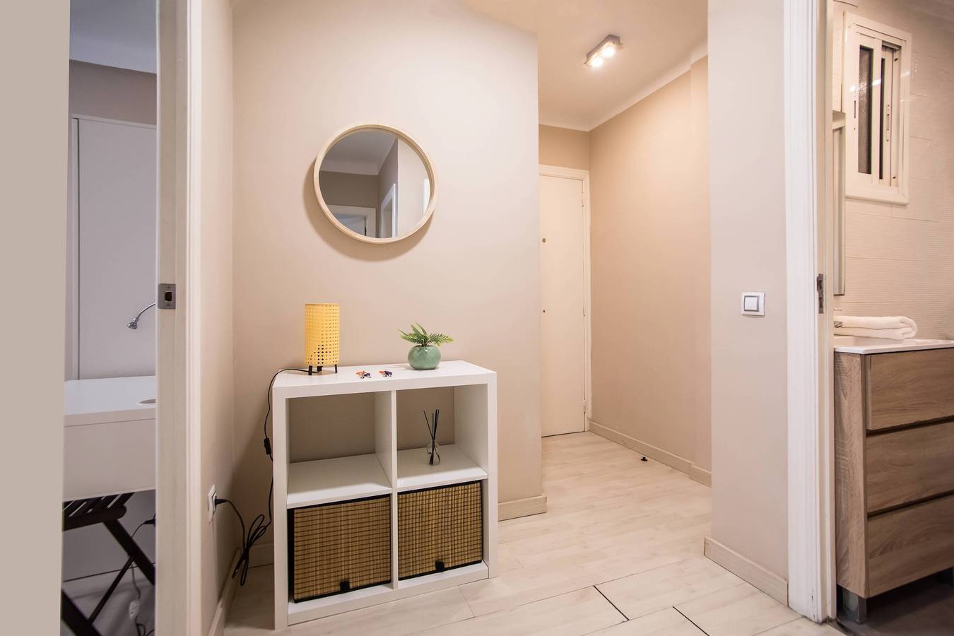 Entire apartment, 12Togo1035 - Spacious Apartment near Camp Nou! in Hospitalet de Llobregat, l'Hospitalet de Llobregat