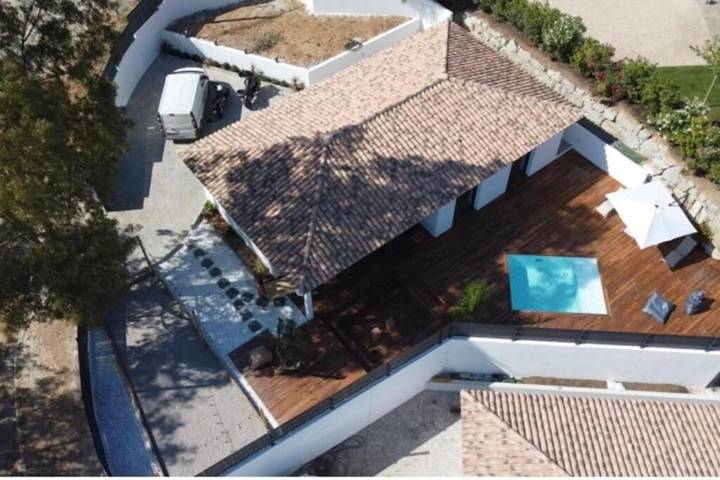 Villa pour 6 personnes, avec vue et piscine ainsi que terrasse et jardin dans Porticcio - 4