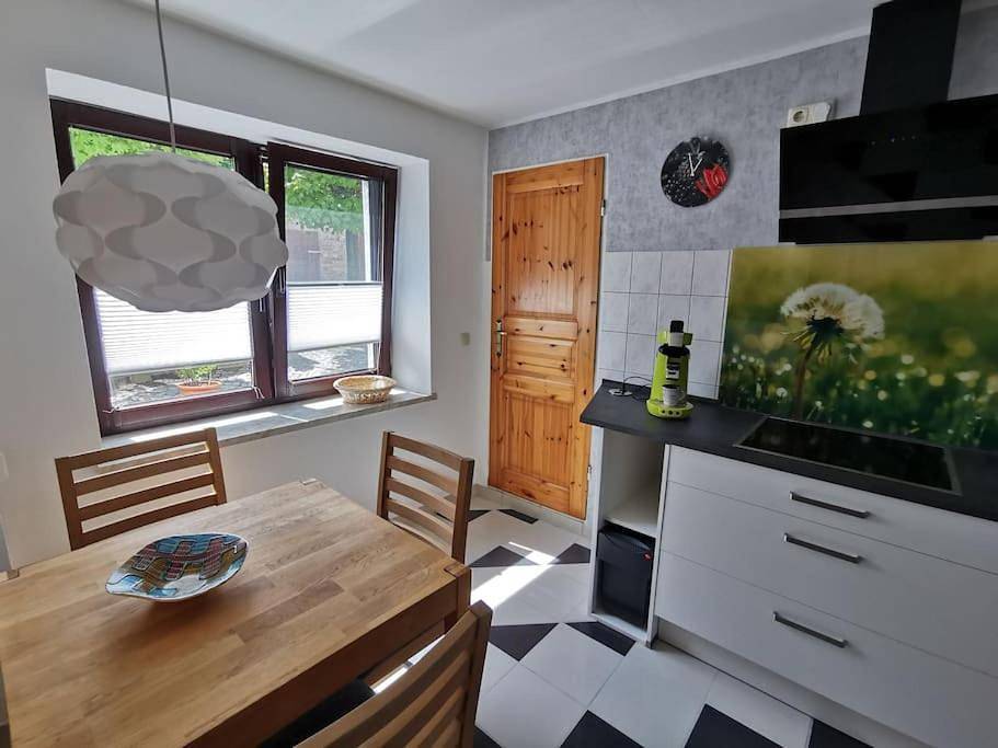 Ganze Wohnung, One-Bedroom Apartment in Seegebiet Mansfelder Land, Saale-Unstrut