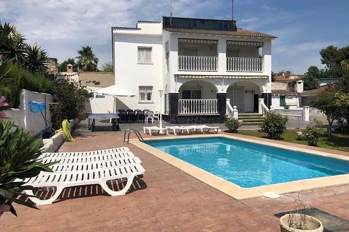 Chalet pour 9 personnes, avec balcon et jardin - 1