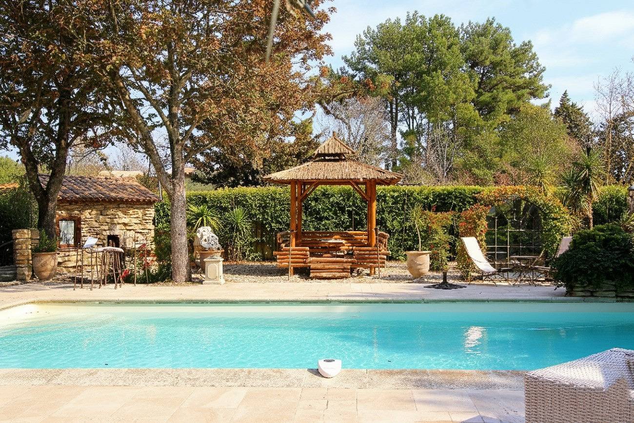 Mas Luxe Piscine chauffée Jacuzzi à L'Isle sur la Sorgue in L'Isle-sur-la-Sorgue, Vaucluse