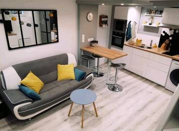 Location de vacances pour 2 personnes, avec terrasse dans Le Breuil-sur-Couze